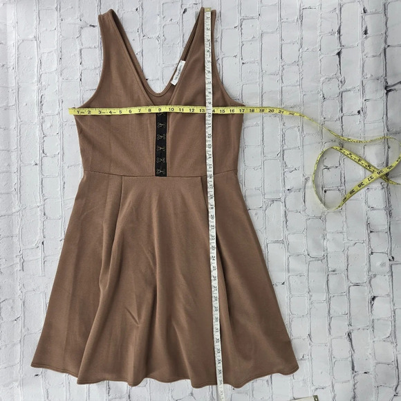 The Vanity Room Dress- Size L - V Neck, Hook Closure, Sleeveless, Ponte, Flared - Picture 4 of 7